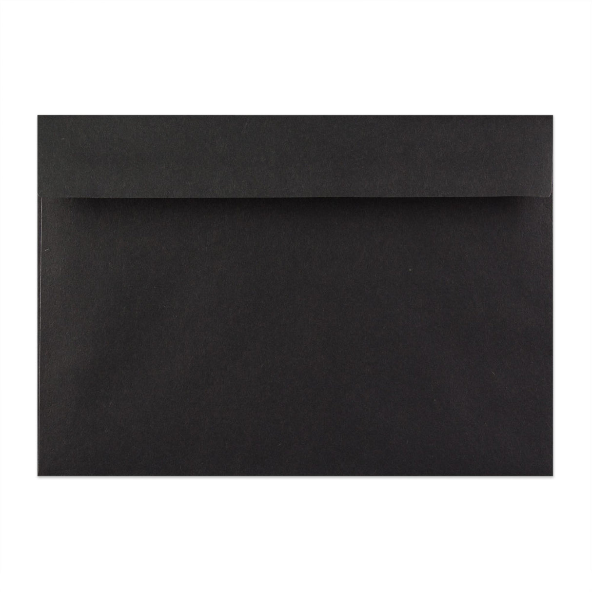 Envelope preto com janela 162x229 mm (C5)