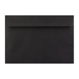 Envelope preto com janela 162x229 mm (C5)