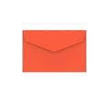 Envelopes com aba de bico autoadesiva