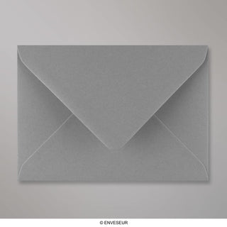 Envelope cinza escuro 114x162 mm (C6)