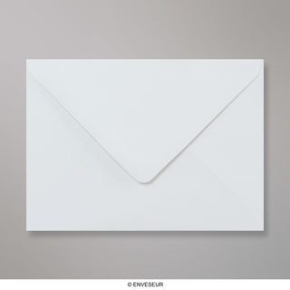 Envelopes brancos reciclados